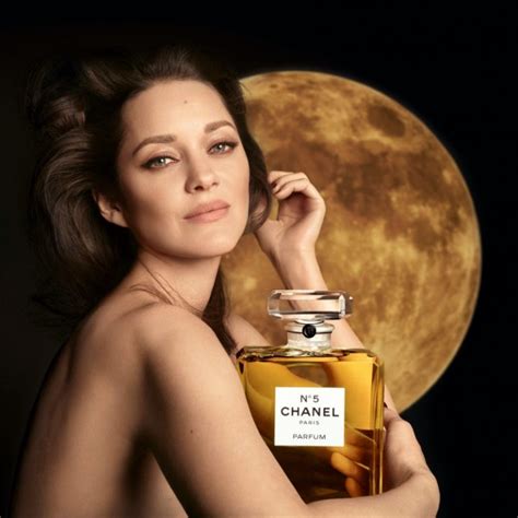 chanel no 5 ad marion cotillard|Chanel no 5 advert christmas.